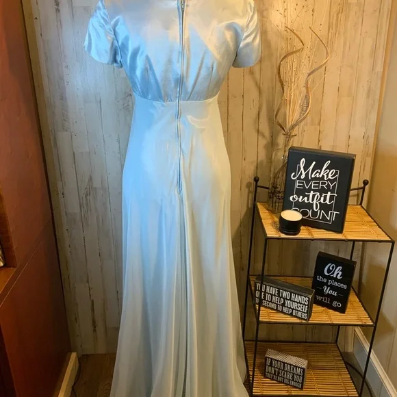 Fiesta vintage sweet gown. Size medium. - Picture 5 of 8